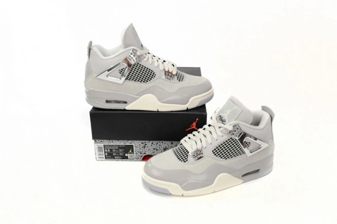 HYPE WMNS Air Frozen AQ9129-001 Jordan 4 Moments 0727